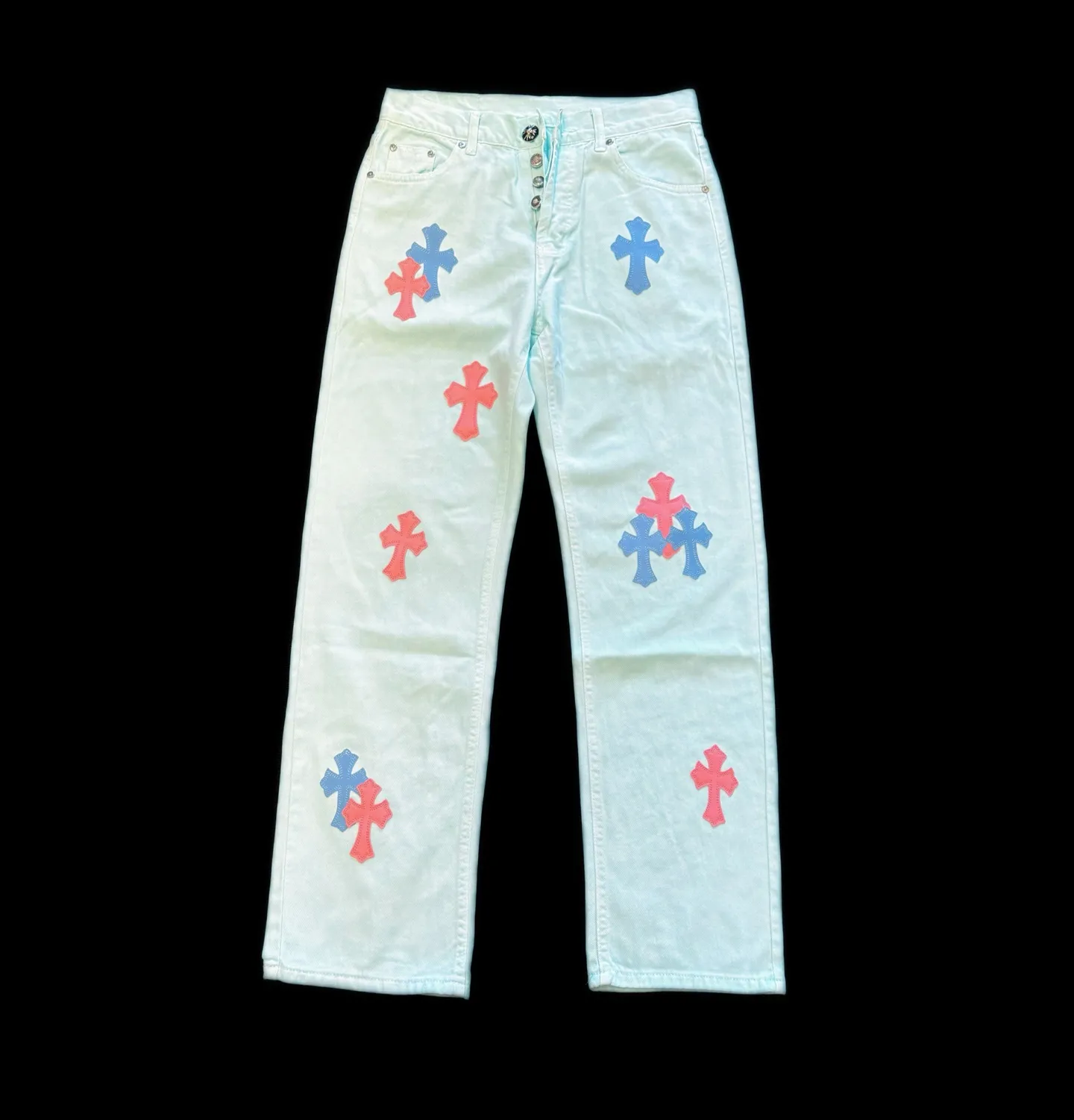 P260 Style number: D414 Chrome hearts CH grams new classic cross patch leather jeans Size: s-xl (28 30 32 34) Color: light green pink leather Size reference 28 pants length 100 waist circumference 72 30 pants length 101 waist circumference 76 32 pants length 103 waist circumference 80 34 pants length 104 waist circumference 84